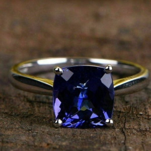 3 carat tanzanite ring on silver