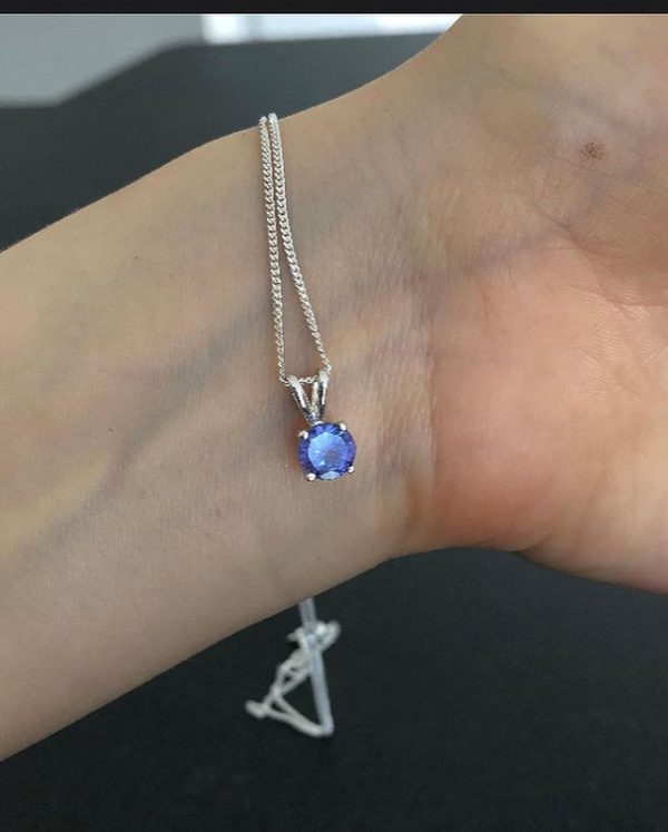 Tanzanite pendant on silver - Image 2