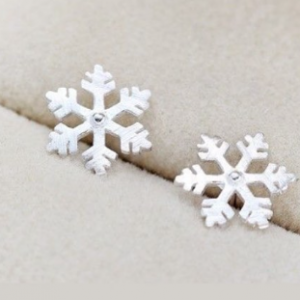 Snow Flakes suds on silver