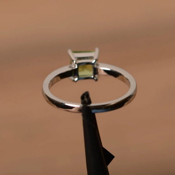 Green peridot ring princess cut gemstone ring - Image 2