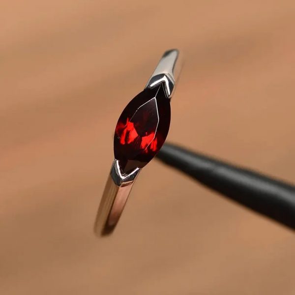 Natural red garnet engagement ring - Image 3