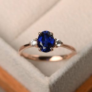 Vintage sapphire ring , blue gemstone wedding ring