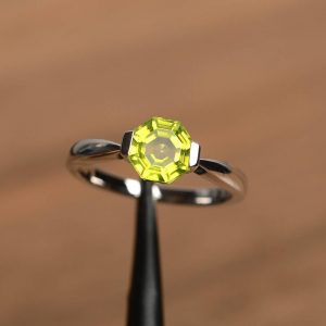 natural peridot ring engagement ring August birthstone octagon cut green gemstone sterling silver