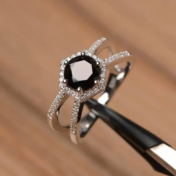 Black onyx ring on silver with cubic zirconia - Image 2