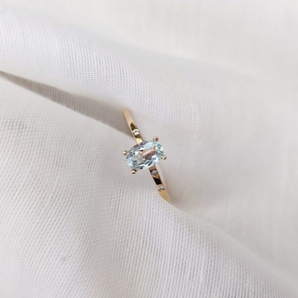 9ct Gold Aquamarine Engagement Ring with Diamond Wedding Ring - Image 2