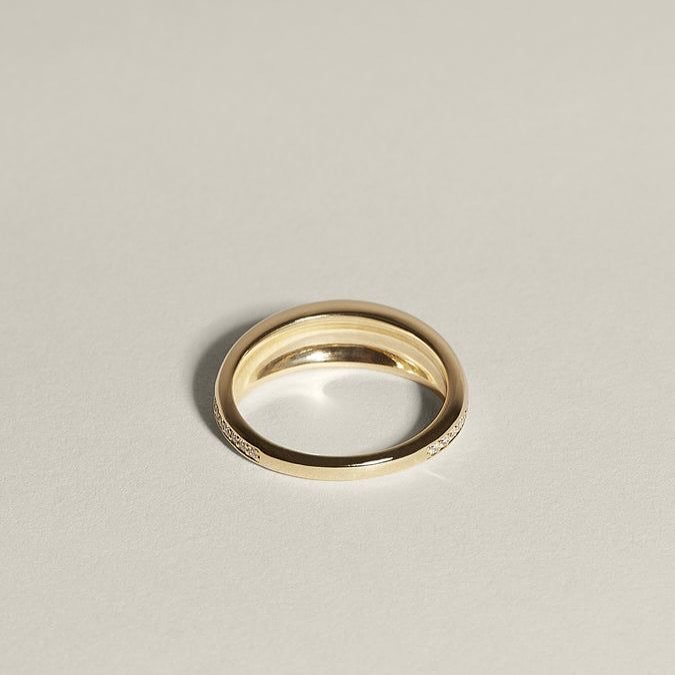 The Pavé Hallow Ring 14 karat gold