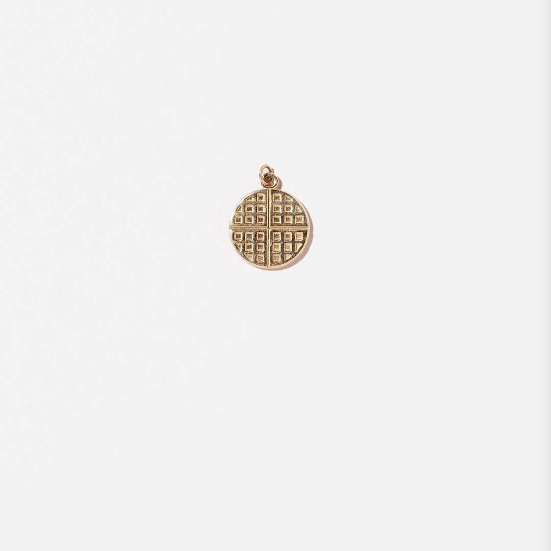 Golden Waffle Memory Charm 9 karat gold