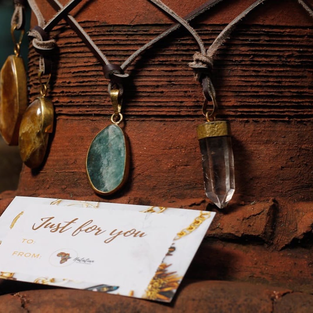 Aquamarine, heliodor, emerald and quarts pendants. ❗️Kes 2000--❗️each Stay tuned for information about each stone’s properties.....#gemstones #gems #jewelry #gemstonejewelry #crystals #gemstone #handmade #jewell (2)