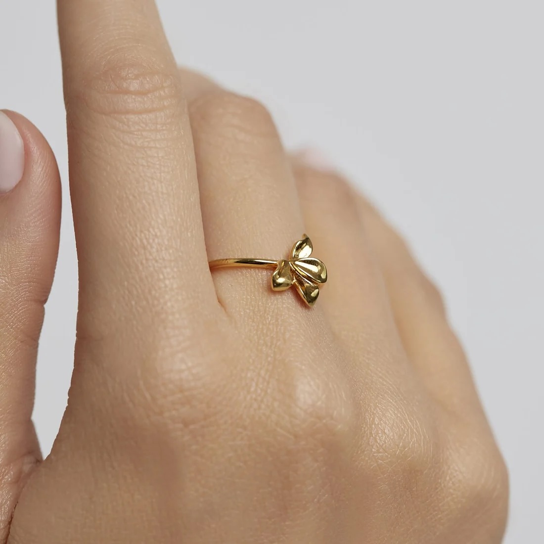 Dainty Leaf Ring 9k Gold
